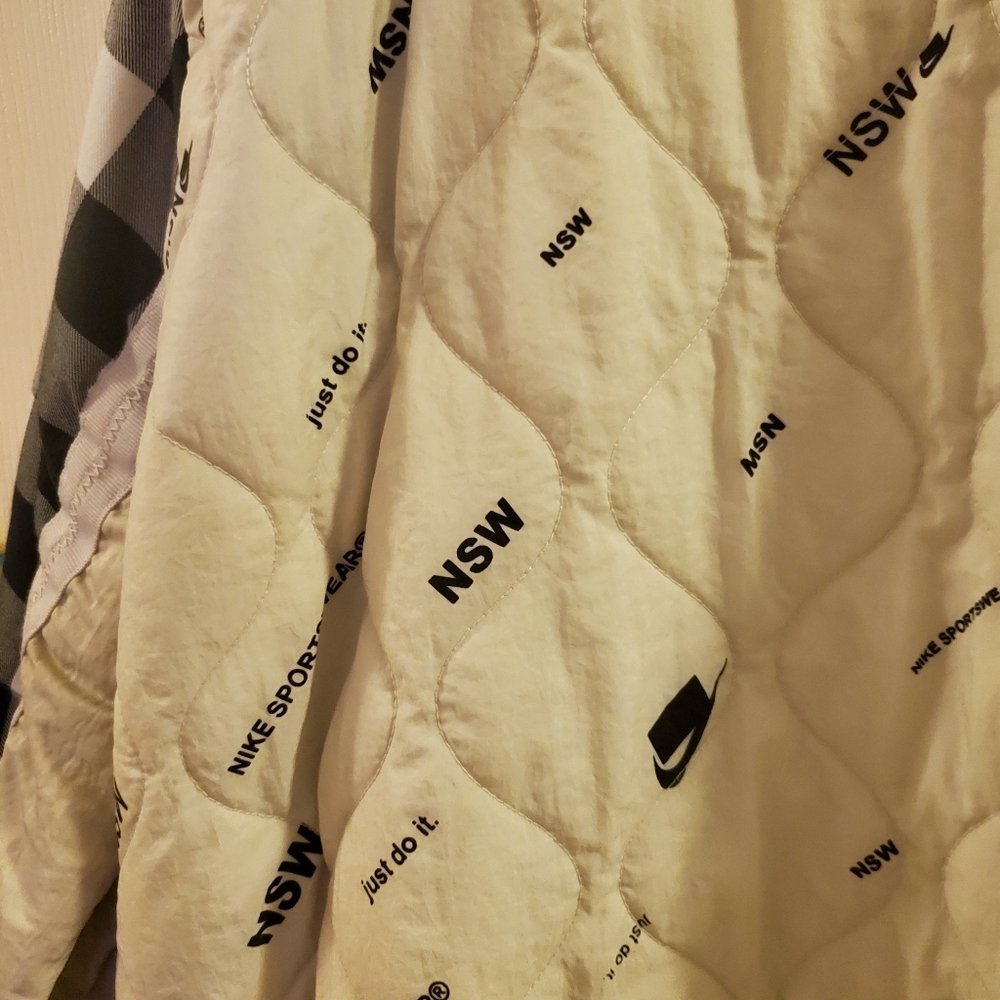 Nike Jacket - Picture 9 of 13